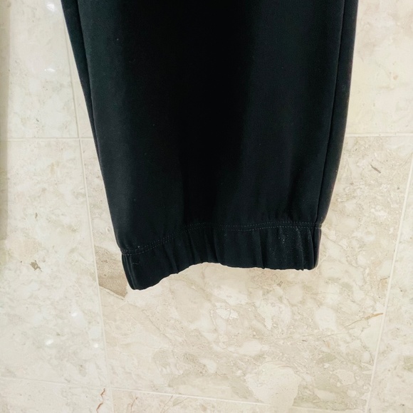 ST JOHN {8} Jogger Pant Black Flat Front Gathered Elastic Ankle - Picture 3 of 6